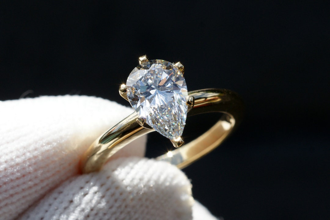 Pear Diamond Solitaire Engagement Ring Set in 18k Yellow Gold 1.50 ...