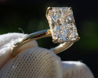 Radiant Cut Diamond Solitaire Engagement Ring Hidden Halo 1.9mm Band 18k Yellow Gold 3.05 carat E-VVS2 (Lab Grown)
