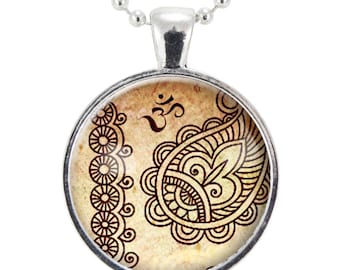 Om Necklace, Henna Design Yoga Jewelry, Om Charm, Silver Plate (0450S25MMBC)