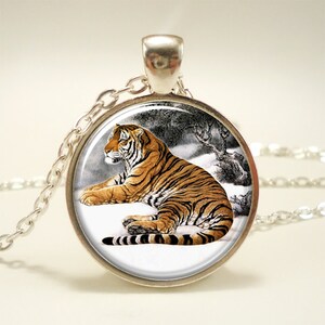 Tiger Necklace, Big Cat Pendant, Girlfriend Gift, Wild Animal Jewelry (1447S1IN)