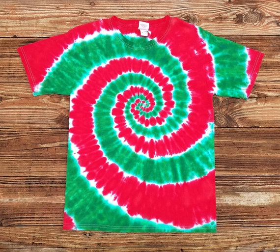 Christmas Tie Dye Shirt, Adult Red and Green Spiral T-shirt, S M L XL XXL  3XL 4XL 5XL 6XL, Holiday Shirt, Men's Tie Dye, Women's Tie Dye 