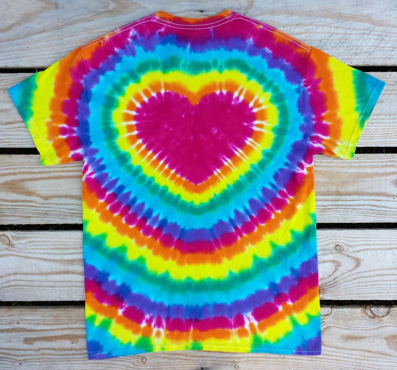 how to make tie dye shirts with heart design