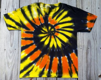 Kids Halloween Tie Dye Tshirt, Kids Tie Dye,  XS S M L XL, Yellow Orange Black Tie Dye, Boys Tie Dye Shirt, Girls Tie Dye Shirt, Holiday