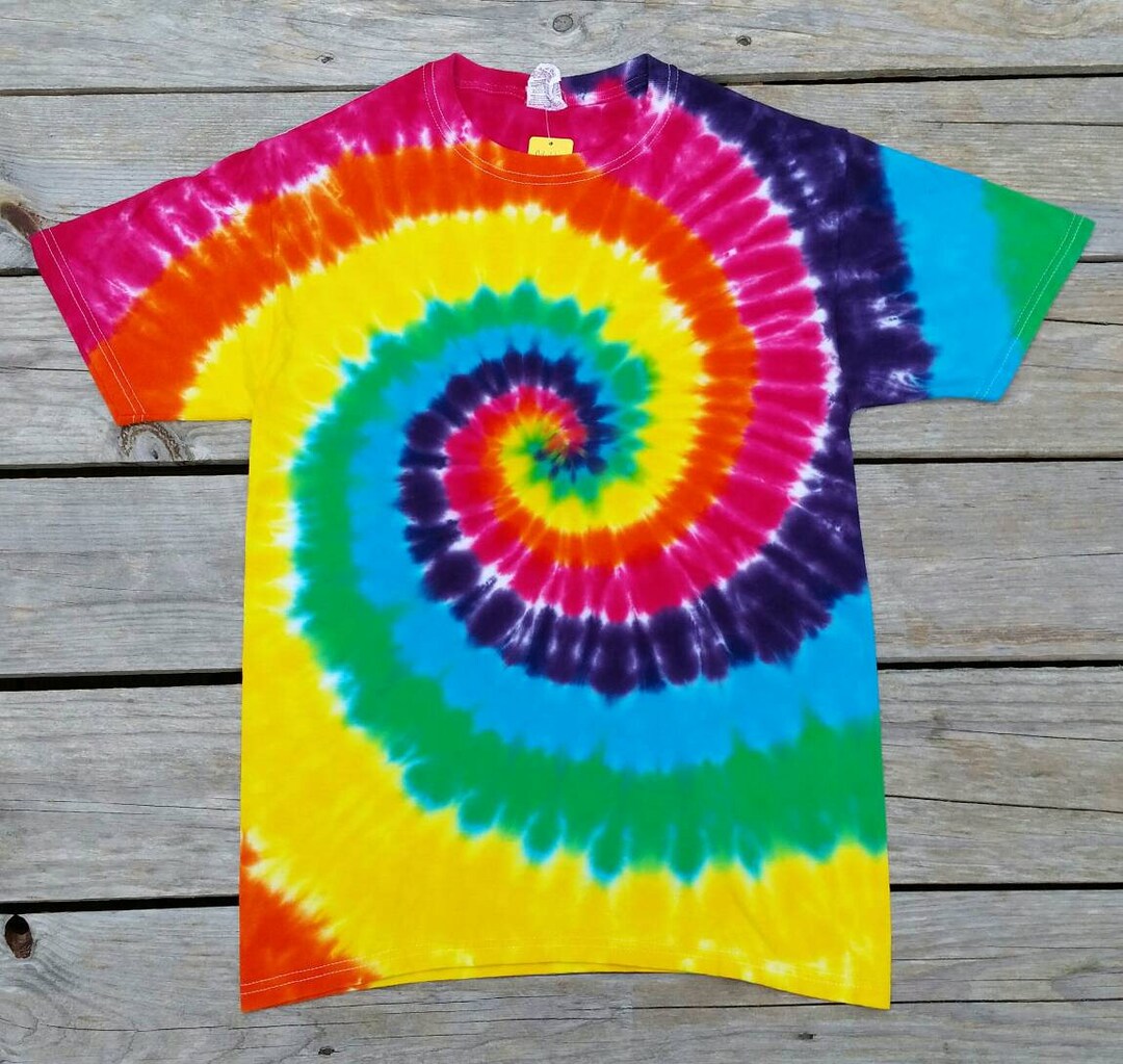 Comment créer un t-shirt ou une robe Tie and Dye ? 🌈 [Tuto Comment créer un t-shirt ou une robe Tie and Dye ? 🌈 [Tuto