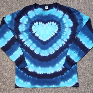 Blue Heart Tie Dye Adult Shirt, XXL 3XL 4XL 5XL 6XL,  Blue Tie Dye Long Sleeve T-shirt, Valentine&#39;s Day Shirt