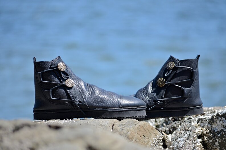leather booties men