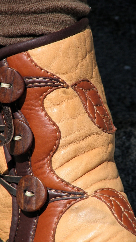 Benutzerdefinierte Baum & Blatt Stiefel Leder Stiefel Frauen Leder Mokassin Stiefel Fee Mokassins Renaissance Stiefel Elven Stiefel für Spirale Göttin Mokassins benutzerdefinierte Stiefel Damen Mokassin Stiefel kniehohe Stiefel Büffel Mokassins