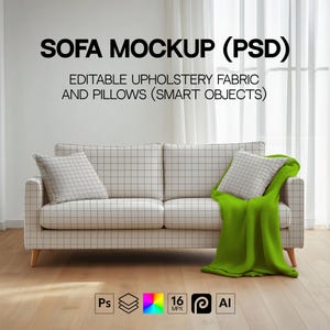 Op de afbeelding: Een witte bank met een zwart-wit geruite bekleding. De bank heeft twee kussens en een groene deken. De bank staat voor een raam met witte gordijnen. De tekst "SOFA MOCKUP (PSD)" staat boven de bank. De tekst "EDITABLE UPHOLSTERY FABRIC AND PILLOWS (SMART OBJECTS)" staat onder de bank. De tekst "Ps 16 MPX AI" staat onder de bank.