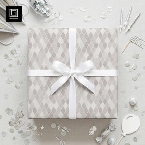 Redigerbar digital presentask för födelsedag | Anpassningsbar mall för omslagspapper | Silverdetaljer | PSD PNG för Photoshop och Canva