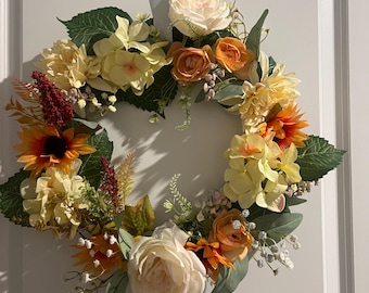 Sonnenblumen-Rosen-Hortensien-Kranz, Herbstliche Türdekoration, Herbstliches Blumenarrangement