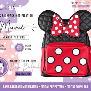 Puede incluir: Un patrón de costura PDF digital para una modificación de mochila con temática de Minnie de Emma Lucia. La mochila presenta un cuerpo negro acolchado, orejas redondas y un lazo rojo con lunares blancos. El bolsillo frontal es rojo.