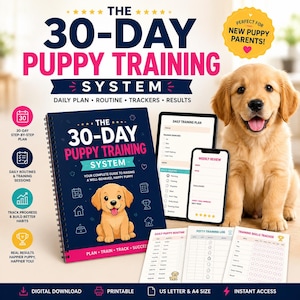 Może przedstawiać: System 30-Day Puppy Training System zawiera przewodnik ze spiralą, tablet i telefon z planami treningowymi oraz drukowane trackery. Okładka przedstawia ilustrację złotego szczeniaka oraz tytułowy tekst systemu szkolenia.