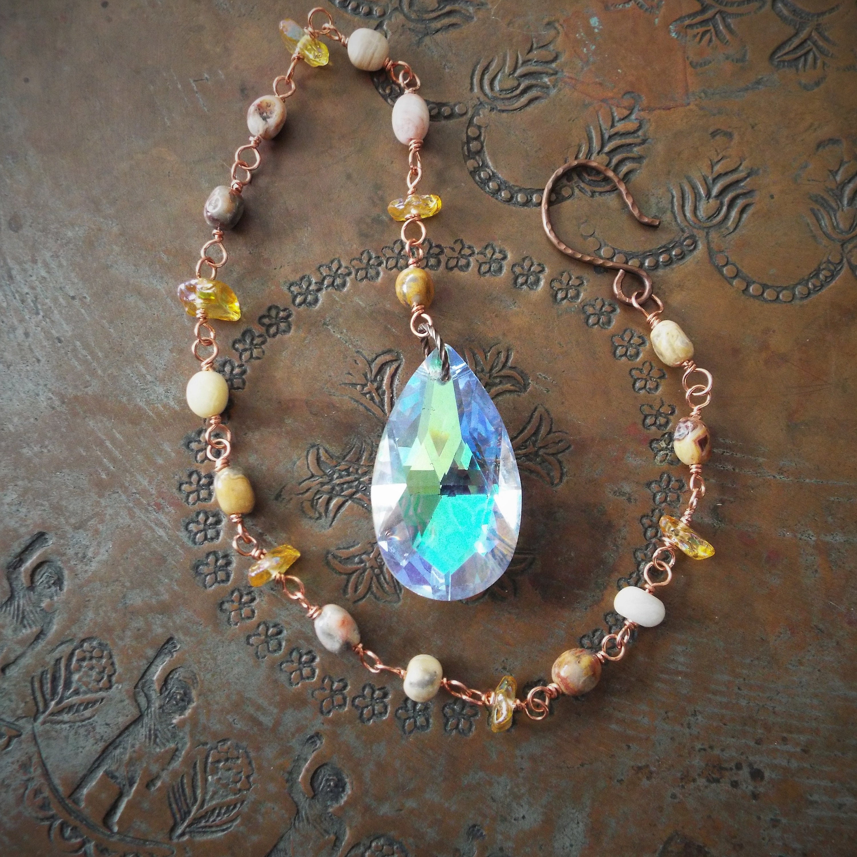 Northern Lights「水」ペンダント A Sun Catcher 38mm Aurora Borealis Teardrop Cut Crystal Prism