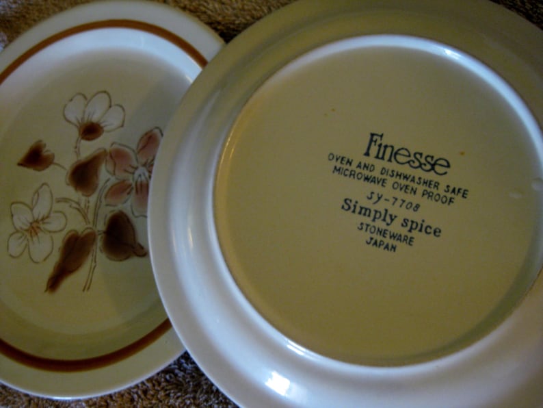 Set of Two Rare Finesse Stoneware Salad Great Simply Spice Sy-7708