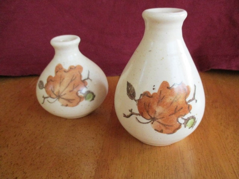 Metlox Poppytrail Woodland Gold Salt pepper shakers VERY good almost new condition Discontinued Great accent!