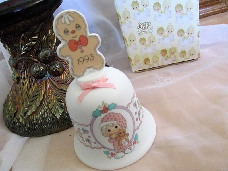 1993 Precious Moments Sweetest Christmas Bell.Very good Precious Moments Bell Collectibles China Galore,Very good in original box