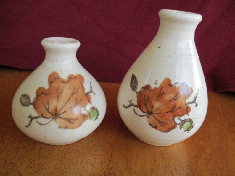 Metlox Poppytrail Woodland Gold Salt pepper shakers VERY good almost new condition Discontinued Great accent!