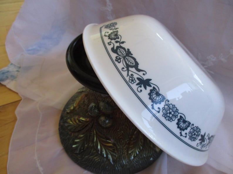 8.5 inches at rim Very good minor utensil marks Corelle Blue Onion Coupe Vegetable bowl Very good
