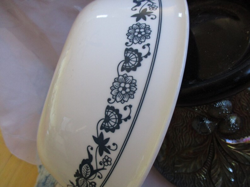 8.5 inches at rim Very good minor utensil marks Corelle Blue Onion Coupe Vegetable bowl Very good