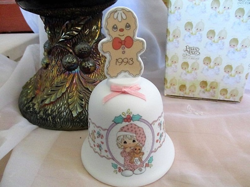 1993 Precious Moments Sweetest Christmas Bell.Very good Precious Moments Bell Collectibles China Galore,Very good in original box