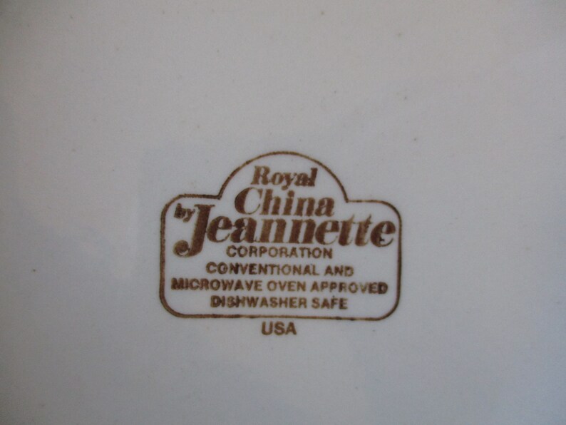 Gifts for chefs Very good Royal ChinaJeanette Cherry Pie Bake and Serve Pan, China Galore Retro shabby boho kitchen decor