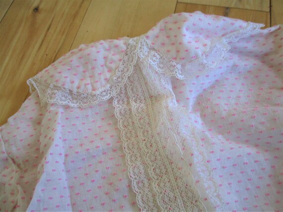 Soft sweet vintage girls Handmade with Knotted pink polka dot accents Very good Vintage Pink Polka Dot Girls Top Very good China Galore.
