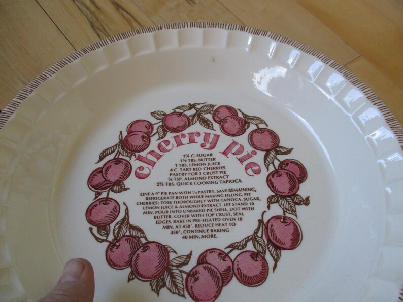 Gifts for chefs Very good Royal ChinaJeanette Cherry Pie Bake and Serve Pan, China Galore Retro shabby boho kitchen decor
