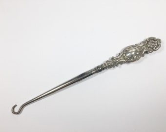 Sterling silver handled button hook by Adie and Lovekin, Birmingham 1905