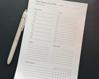 Weekly Planner Notepad | 50-Page Week at a Glance