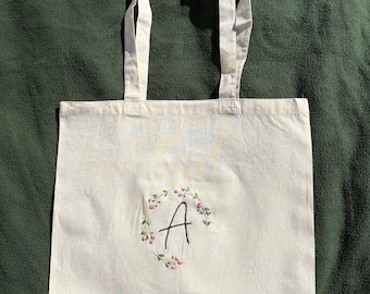 Borsa tote con monogramma a fiori di ciliegio, personalizzata, ricamata a mano, 100% cotone.