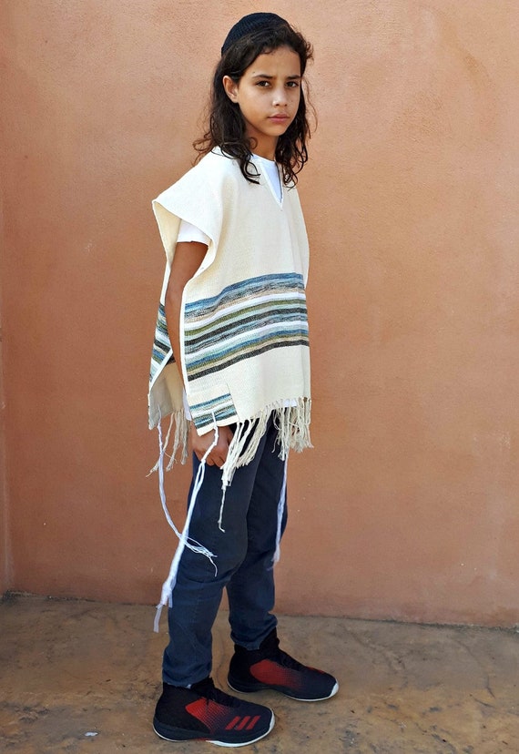 Yes, Jewish Women Can Wear Tzitzit Too - Hey Alma