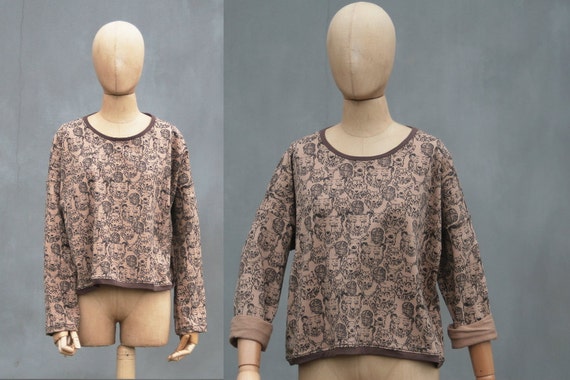 Bruine vrouw gewas trui, maat L, bier, herten, wolf, oversized trui, slouchyverliest, alternatieve kleding, korte, harten, Solmode Bruine vrouw gewas trui, maat L, bier, herten, wolf, oversized trui, slouchyverliest, alternatieve kleding, korte, harten, Solmode