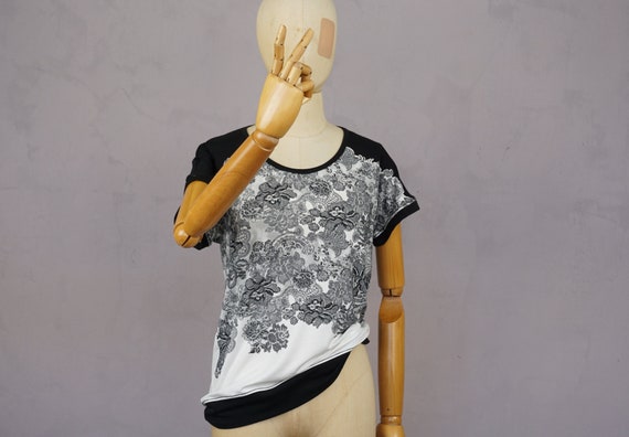 Lace shirt, Black & white , short sleeved, relax, easy fit,  cap sleeved, eco friendly woman, Casual top, color block