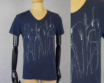 Nature Print Top, Größe M / L, 2, navy unisex, schmal geschnittenes T-Shirt, Upcycle Herrenshirt, botanisch, Ökoprint, Einzelstück, Hippie, unisex