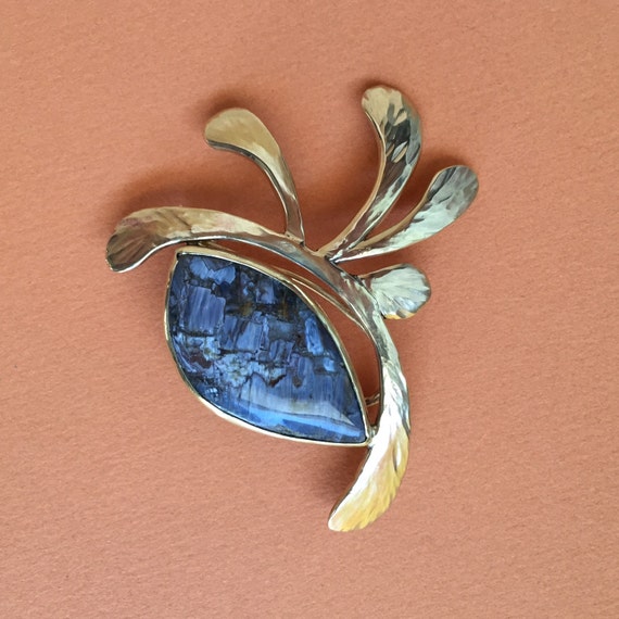 Kenji brooch discount