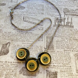 Beige and green  plastic vintage button bib style necklace, 1950's buttons,  MCM, Grandmillennial necklace Artisan handmade One of a kind