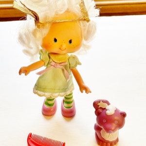 Strawberry Shortcake Angel Cake with Souffle the Skunk ORIGINAL 1981 Vintage Doll Socks Shoes Hat Comb Scented Collectable Signed Kenner
