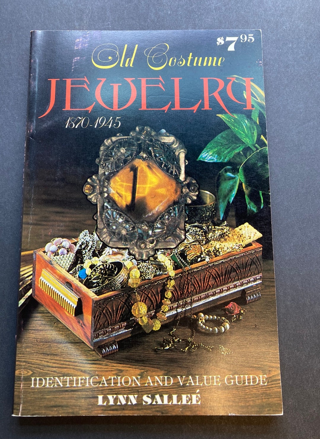 Vintage Jewelry Book 'old Costume Jewelry 18701945 by Lynn Sallee