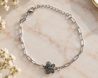 Silver clover bracelet, stainless steel chain, link bracelet, vintage jewelry, gift idea for women