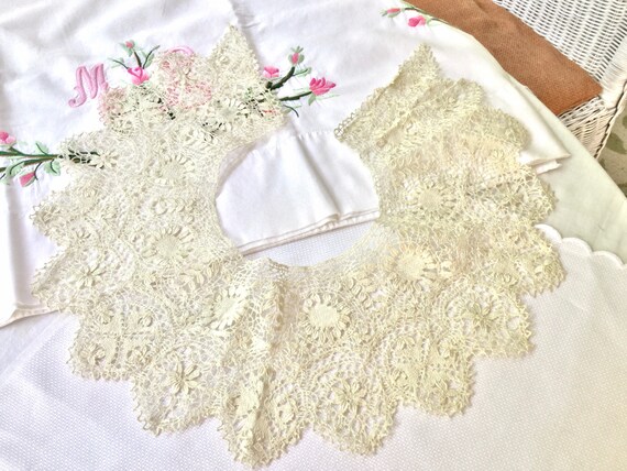 Vintage Lace Collar - White Maltese Lace Collar -