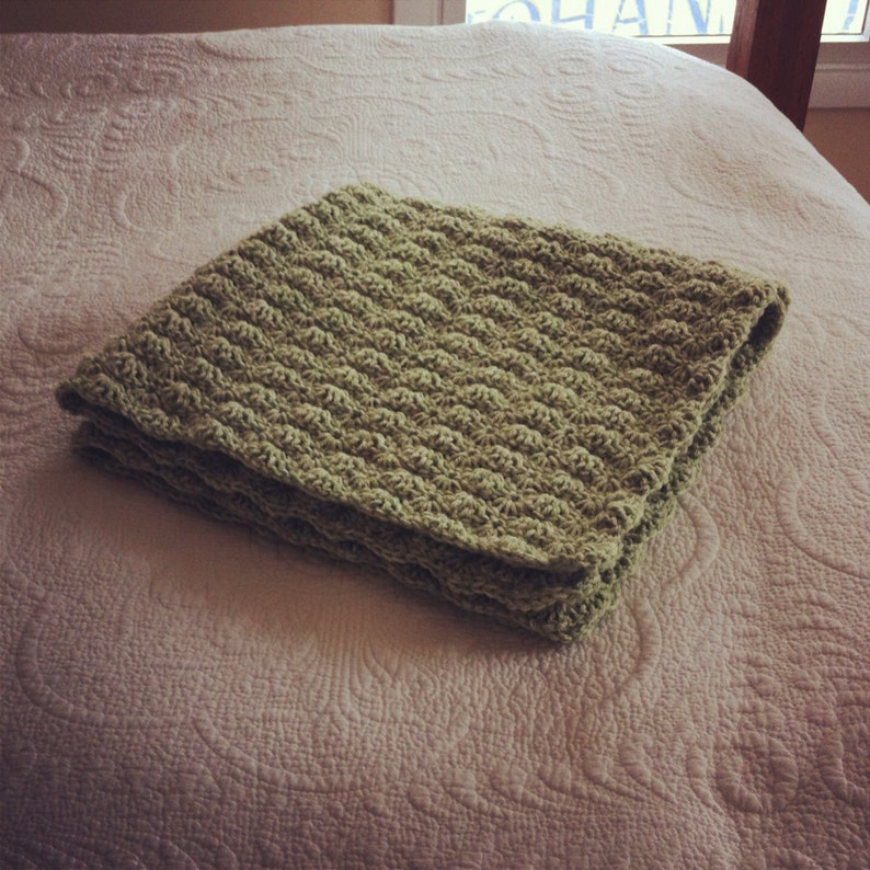 Light Olive Green Shell Crochet Baby Blanket With Scalloped Edging, Crib Size Blanket. Etsy Canada
