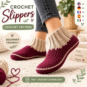 Puede incluir: Zapatillas de ganchillo con cuerpo principal en color burdeos intenso, puño acanalado en beige en contraste y una fina línea beige. El diseño incluye el texto Crochet Slippers, Crochet Pattern, Beginner Friendly y PDF Instant Download.