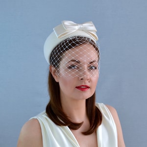 RUTH - Classic Ivory Velour Felt Pillbox Hat with Silk Bow and Birdcage Veil - Ivory Pillbox Hat - Ivory Hat - Bridal Hat - Christening Hat