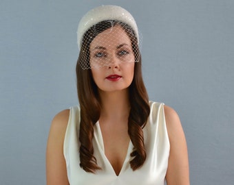 Bandeau de feutre de mariée avec cristaux Swarovski et voile - Fascinator de mariée - Casque de mariée - Bandeau de mariée - Bandeau de mariage d'hiver