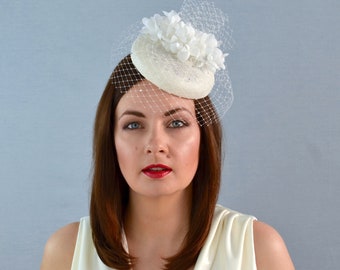 Ivory Straw Bridal Hat with Silk Hydrangea Flowers - Ivory Bridal hat - Silk Flower Hat - Wedding Hat - Vow Renewal Outfit