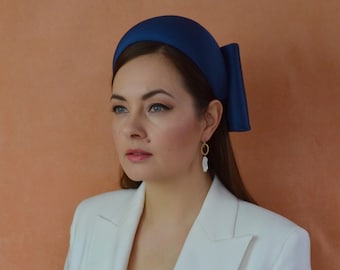 EVERLEE – Navy Silk Headband with Oversize Bow  -  Navy Headband - Fascinator Headband - Wedding Fascinator - Mother of the Bride Hat