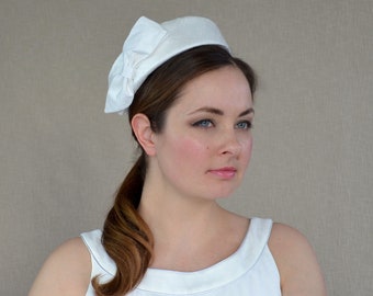 Ivory Silk Bridal Pillbox Hat with Bow  - White Bridal Fascinator - Ivory Wedding Hat - Ivory Pillbox Hat - Bridal hat - Jackie O Style Hat