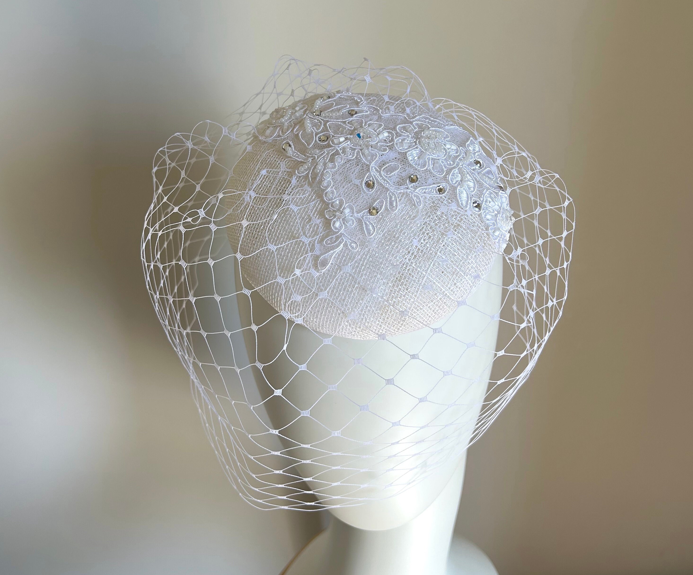 White Fabulous Pillbox Feathered Fascinator Birdcage Hat Derby Equine Te… Off White Bow Pillbox Fascinator With Veil, White Kentucky  main image 3