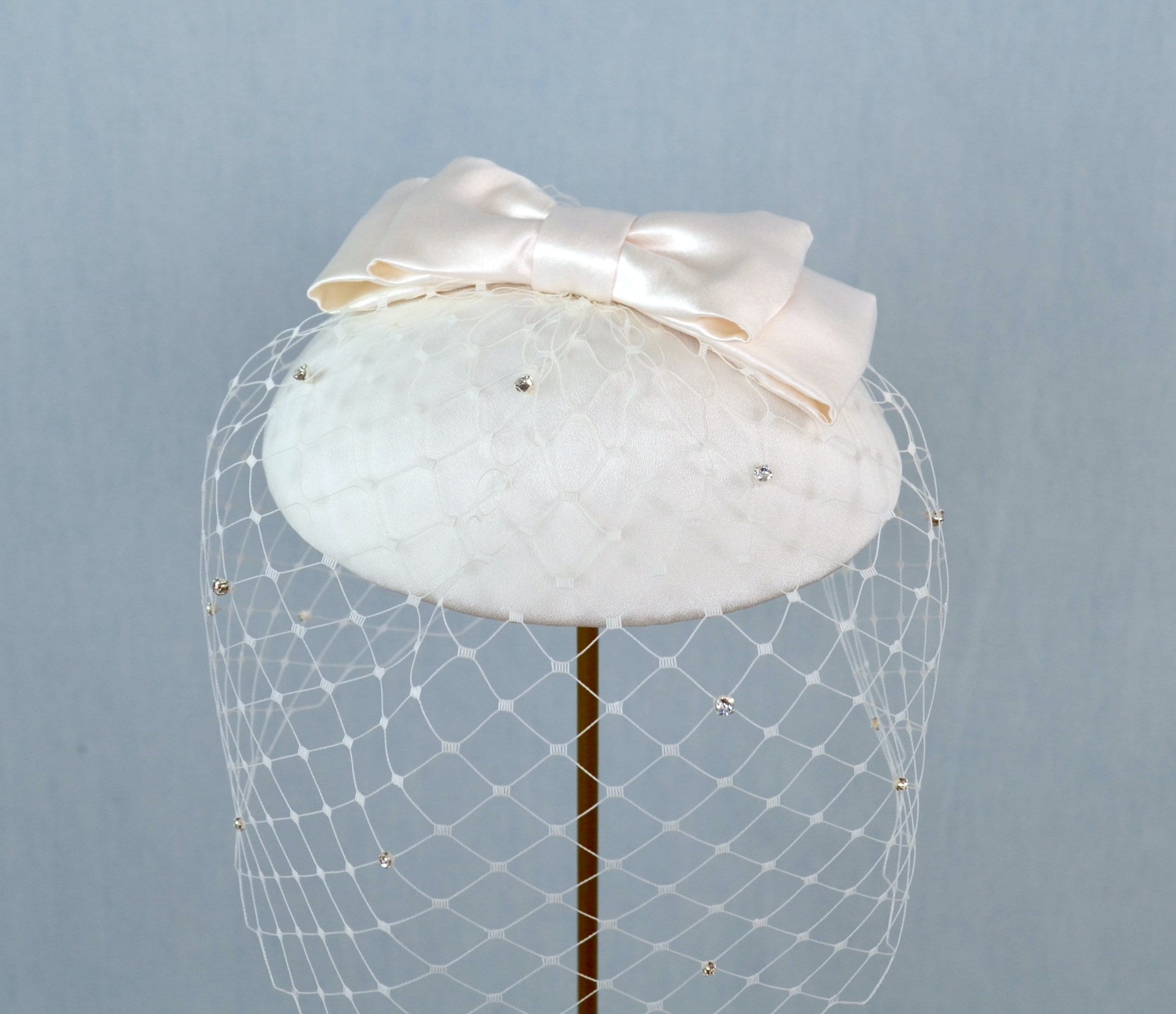 BREA - Silk Bridal Pillbox Hat With Bow and Birdcage Veil 