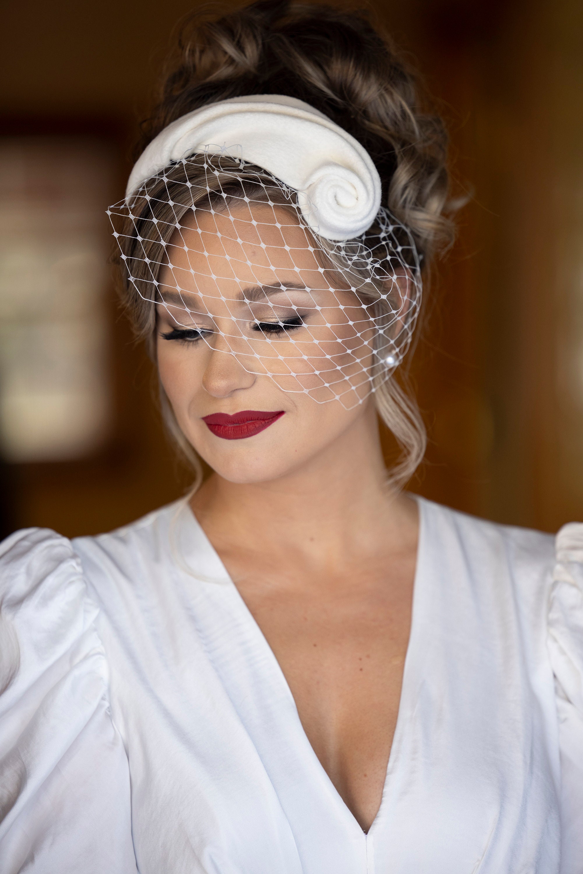 Elegant Ivory Felt Fascinator EDITH - Birdcage Veil Included 